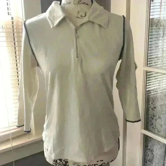 Gloria Vanderbilt Tops - “Inside out” shirt